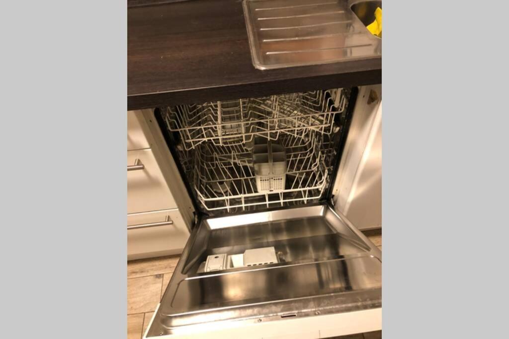 Gemuetliche 3-Zkb Wc Souterrainwohnung In Bestlage Hamburg Bagian luar foto